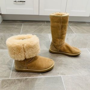sand color tall uggs! can flip!
